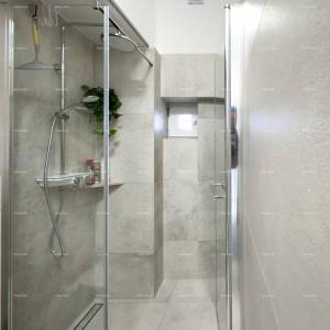 Pula, strogi centar, Istarska ulica, 500 metara do Arene. Moderan i kompletno uređen i namješteni gradski stan.