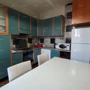 Pula Trosoban stan u samom centru. Pješačka zona.