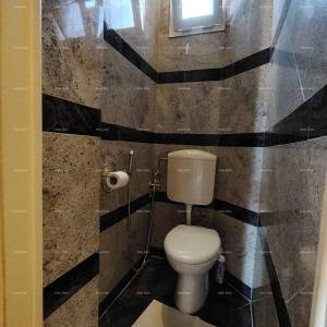 Pula Trosoban stan u samom centru. Pješačka zona.