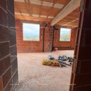 Pula. Veli Vrh, veliki stan sa 3 spavaće sobe. 3 km do centra Fažane.