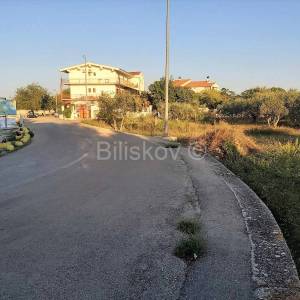 Raslina - Zaton, zemljište u prvom redu do mora, prodaja