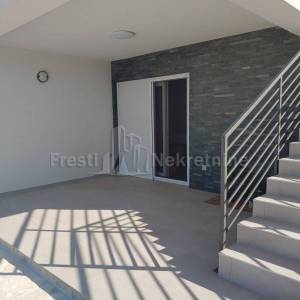 RAŽANAC- ATRAKTIVNA KUĆA 142m2, POGLED NA MORE VELEBIT