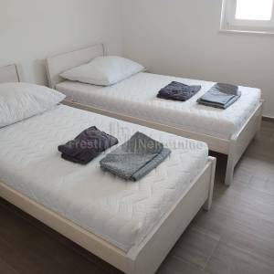 RAŽANAC- ATRAKTIVNA KUĆA 142m2, POGLED NA MORE VELEBIT