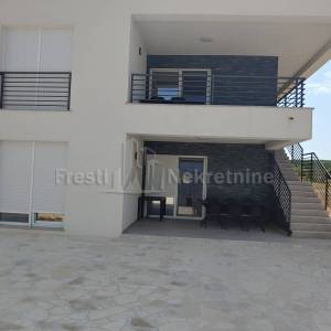 RAŽANAC- ATRAKTIVNA KUĆA 142m2, POGLED NA MORE VELEBIT