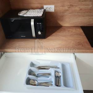 RAŽANAC- ATRAKTIVNA KUĆA 142m2, POGLED NA MORE VELEBIT