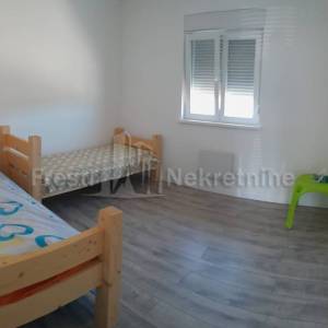 RAŽANAC-ATRAKTIVNA PRIZEMNICA 66m2 na PARCELI OD 510m2, POGLED NA MORE