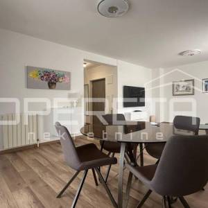 Rezidencija na top lokaciji u Splitu, okućnica, bazen, pogled na more