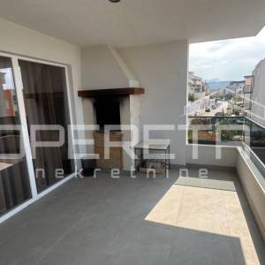 Rezidencija na top lokaciji u Splitu, okućnica, bazen, pogled na more