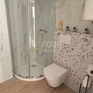 Rijeka, Belveder, stan s galerijom, balkon