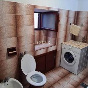 RIJEKA, ČAVLE - samostojeća kuća s garažom