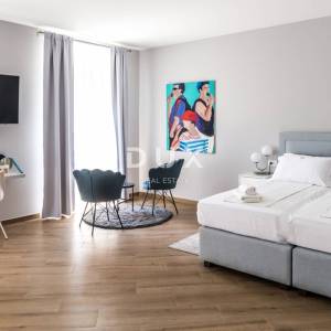 RIJEKA, CENTAR – Ekskluzivna investicija: tri uređena apartmana u jednoj cjelini, top lokacija