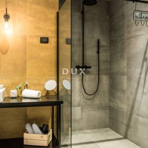 RIJEKA, CENTAR – Ekskluzivna investicija: tri uređena apartmana u jednoj cjelini, top lokacija