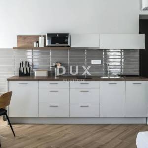 RIJEKA, CENTAR – Ekskluzivna investicija: tri uređena apartmana u jednoj cjelini, top lokacija