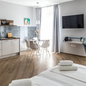 RIJEKA, CENTAR – Ekskluzivna investicija: tri uređena apartmana u jednoj cjelini, top lokacija