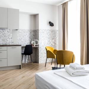 RIJEKA, CENTAR – Ekskluzivna investicija: tri uređena apartmana u jednoj cjelini, top lokacija