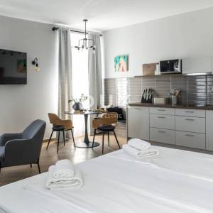 RIJEKA, CENTAR – Ekskluzivna investicija: tri uređena apartmana u jednoj cjelini, top lokacija
