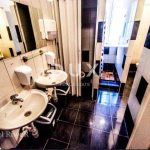 RIJEKA, CENTAR - Hostel sa razrađenim poslom, BIZNIS PRILIKA za investiciju!