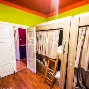 RIJEKA, CENTAR - Hostel sa razrađenim poslom, BIZNIS PRILIKA za investiciju!