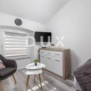 RIJEKA, CENTAR - moderan stan 3SKL/2S+DB s dvije kupaonice i dvije kuhinje