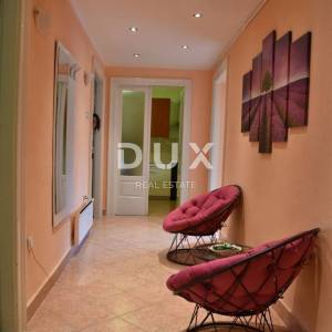 RIJEKA CENTAR - predivno uređen dvosoban stan s dnevnim boravkom u strogom centru 