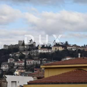 RIJEKA CENTAR - predivno uređen dvosoban stan s dnevnim boravkom u strogom centru 