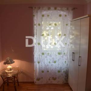 RIJEKA CENTAR - predivno uređen dvosoban stan s dnevnim boravkom u strogom centru 