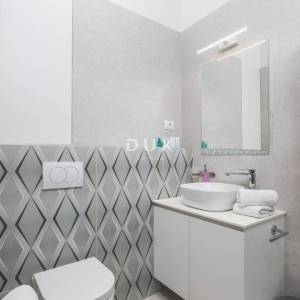 RIJEKA, CENTAR – Premium uređena nekretnina s tri zasebne jedinice i pogledom na cijeli Kvarner