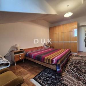 RIJEKA, CENTAR – Stan s pogledom na kazalište i more, u srcu grada