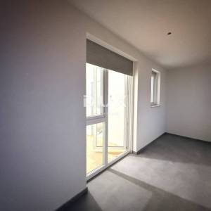 RIJEKA, DONJA VEŽICA - 3s+db u novogradnji, 2 garažna parkinga, lift, 3 kupaonice