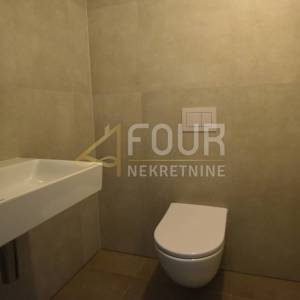 Rijeka, Donji Zamet, kvalitetna novogradnja, 3s+db, lođa, pogled