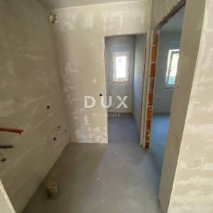 RIJEKA, DRENOVA - ekskluzivan stan 2S+DB u NOVOGRADNJI na 1. katu s balkonom + 2 parkirna mjesta! PRILIKA!