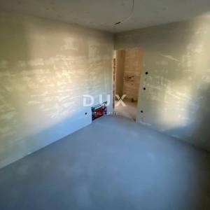 RIJEKA, DRENOVA - ekskluzivan stan 2S+DB u NOVOGRADNJI na 1. katu s balkonom + 2 parkirna mjesta! PRILIKA!