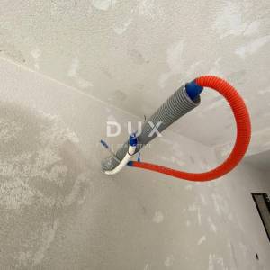 RIJEKA, DRENOVA - ekskluzivan stan 2S+DB u NOVOGRADNJI na 1. katu s balkonom + 2 parkirna mjesta! PRILIKA!