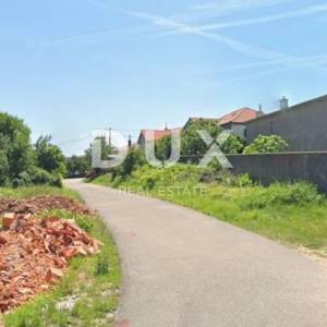 RIJEKA, HRELJIN - građevinsko zemljište idealno za gradnju zgrade sa 4 stana ili privatne kuće u mirnom okruženju na samo 1km z...