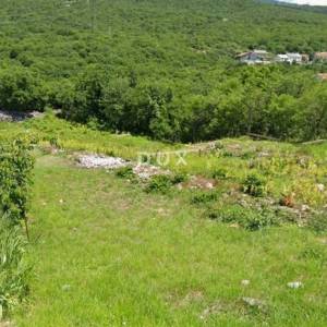 RIJEKA, HRELJIN - građevinsko zemljište idealno za gradnju zgrade sa 4 stana ili privatne kuće u mirnom okruženju na samo 1km z...