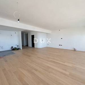 RIJEKA, KANTRIDA – stan od 140m2 u luksuznoj novogradnji samo 250 metara od mora s garažom i panoramskim pogledom na more...