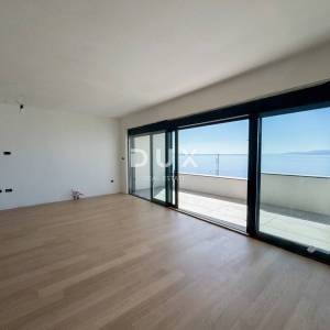 RIJEKA, KANTRIDA – stan od 140m2 u luksuznoj novogradnji samo 250 metara od mora s garažom i panoramskim pogledom na more...