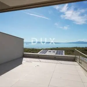 RIJEKA, KOSTRENA - ekskluzivan stan s jacuzzijem - novogradnja s panoramskim pogledom na more! PRILIKA!