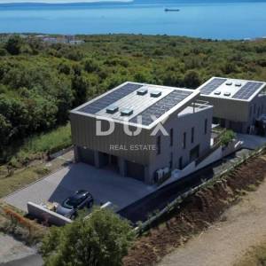 RIJEKA, KOSTRENA - ekskluzivan stan s jacuzzijem - novogradnja s panoramskim pogledom na more! PRILIKA!