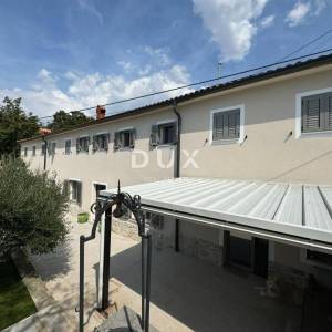 RIJEKA, KOSTRENA -  moderna kuća s panoramskim pogledom, garažom i poslovnim prostorom, 500 m od mora