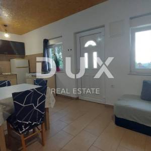 RIJEKA, KUKULJANOVO- samostojeći objekt (kućica)  30 m2, najam za 4 osobe
