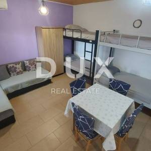 RIJEKA, KUKULJANOVO- samostojeći objekt (kućica)  30 m2, najam za 4 osobe