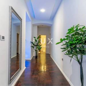 RIJEKA - Luksuzan i moderan stan u srcu Rijeke s pogledom na more