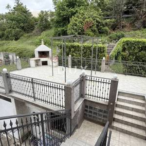 RIJEKA, MARTINKOVAC - tri stana s garažom na fantastičnoj lokaciji s pogledom na more