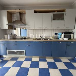 RIJEKA, MARTINKOVAC - tri stana s garažom na fantastičnoj lokaciji s pogledom na more