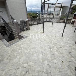 RIJEKA, MARTINKOVAC - tri stana s garažom na fantastičnoj lokaciji s pogledom na more