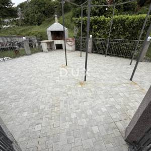 RIJEKA, MARTINKOVAC - tri stana s garažom na fantastičnoj lokaciji s pogledom na more