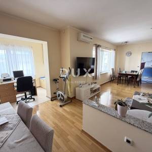 RIJEKA, MARTINKOVAC - tri stana s garažom na fantastičnoj lokaciji s pogledom na more