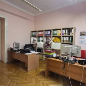 RIJEKA, POTOK - Prostrani obnovljeni stan u blizini centra – idealan za život ili posao, 146m2