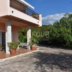 Rijeka, Škurinje, kuća s bazenom